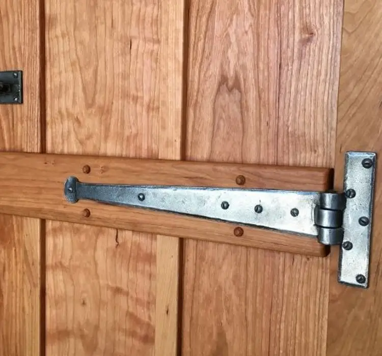 The Versatility of T Hinges: A Must-Have for Your Doors and Gates